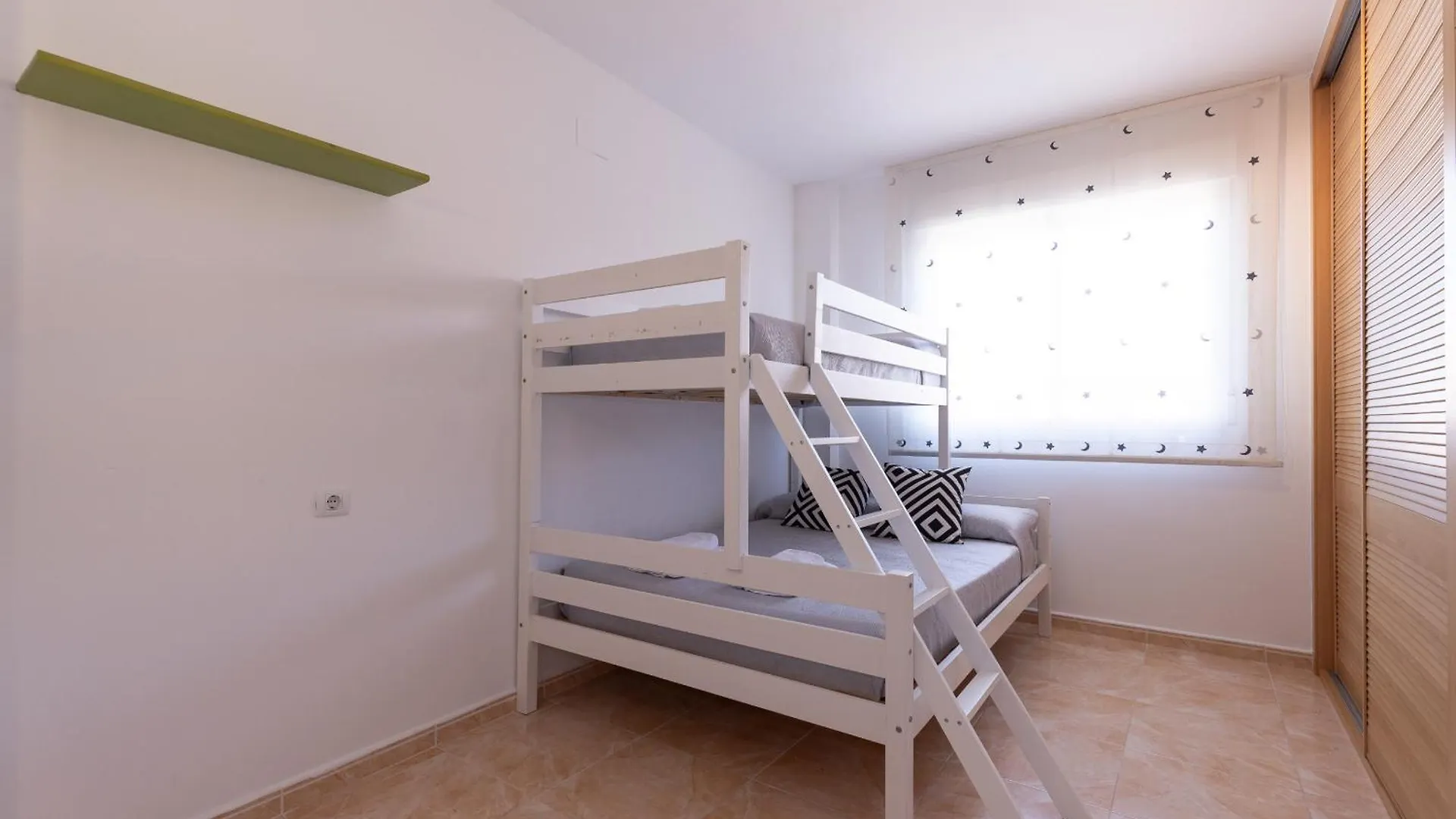 Maldivas I Apartment La Pineda Spain