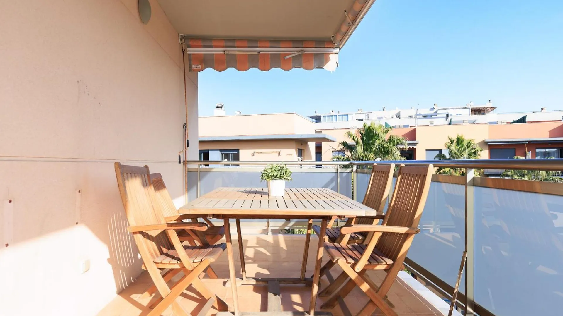 Maldivas I Apartment La Pineda Spain