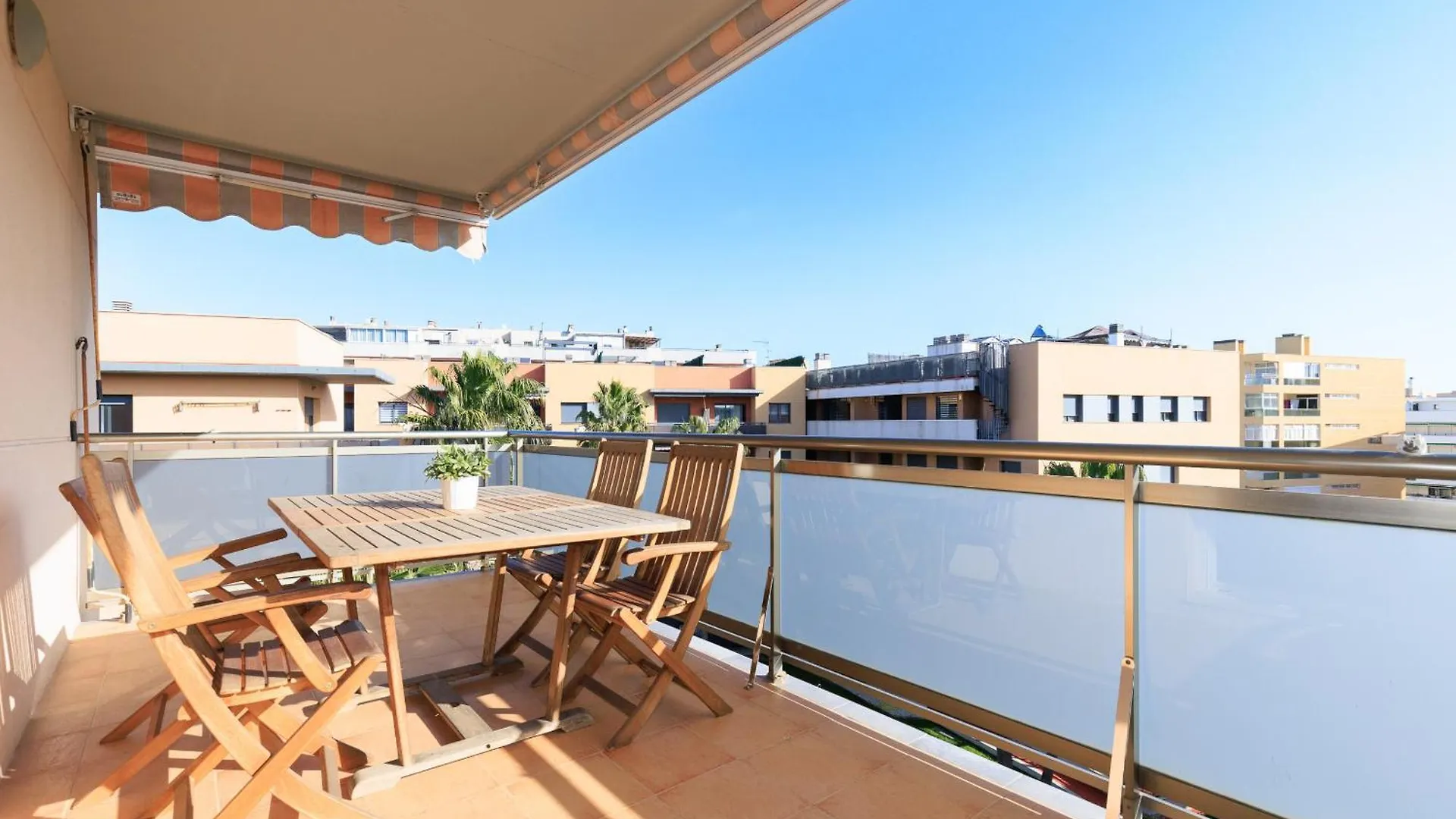 Maldivas I Apartment La Pineda Spain